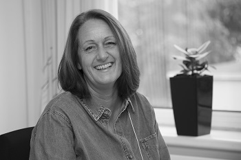 Lone Hougaard : Økonomi og Marketingassistent
