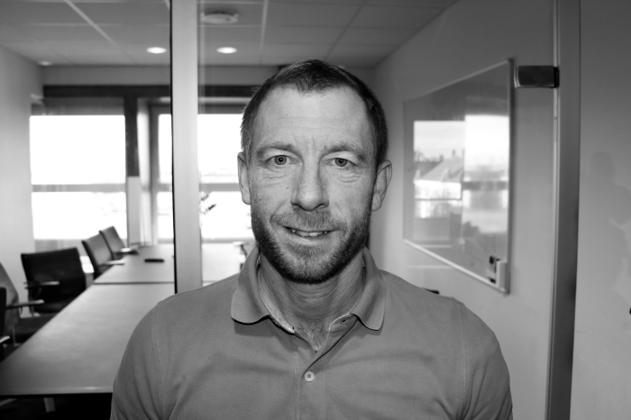 Jesper Hansen : Adm. direktør
