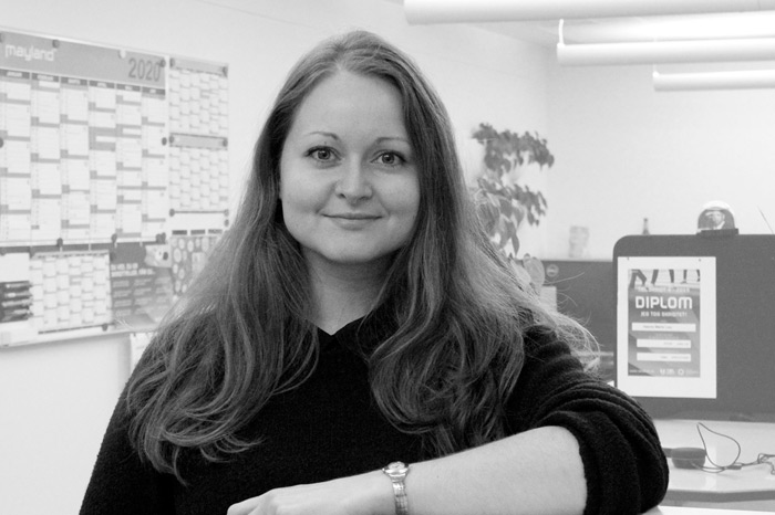 Caroline Burchardt : Journalist, RetailNews - på barsel